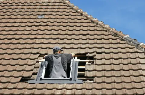 Pose de velux - Saint-Sauveur-en-Rue